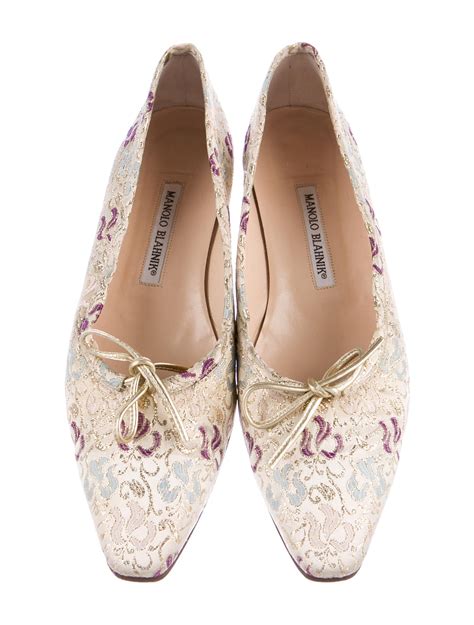 Manolo Blahnik Brocade Flats - Shoes - MOO70828 | The RealReal