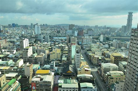 Under the cloud, there's a grey Kaohsiung city. | Kaohsiung city, San ...