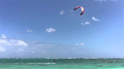 Kite surfing Hawaii in Lnikai - YouTube