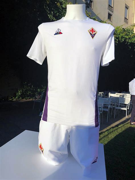 Again 5 Player Kits - ACF Fiorentina 18-19 Home + 4 Away Kits Released ...