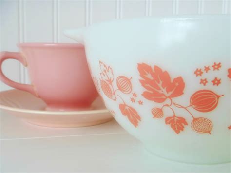 The Pyrex Collective: Pink Gooseberry Playing with Pink LuRay ~ Pink for Spring!