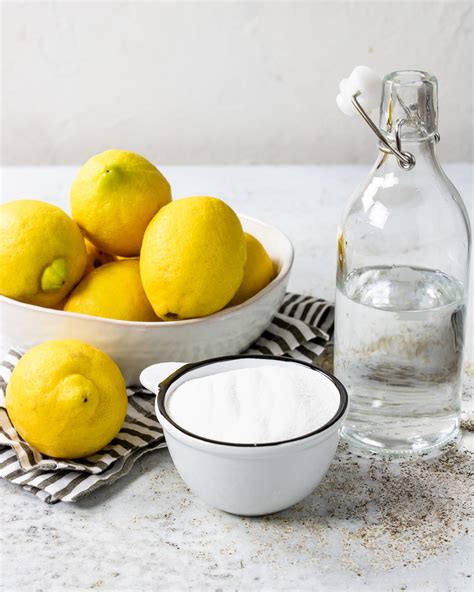 Perfect Fresh Lemonade | 3 Simple Ingredients | Mom's Dinner