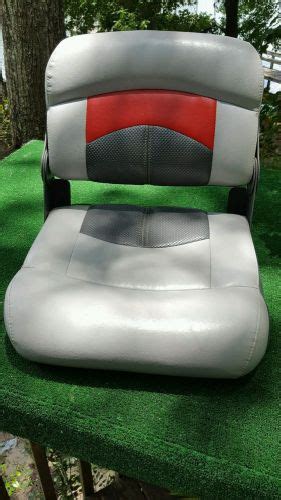 Purchase Center boat seat for bass tracker in Tallahassee, Florida, United States