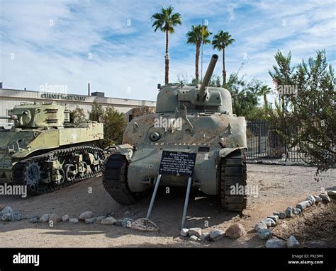 Us tanks desert ww2 hi-res stock photography and images - Alamy