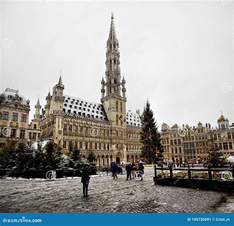 BRUSSELS - DECEMBER 10: Christmas Tree in Grand Place, the Central ...