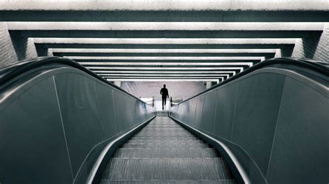 What Designers Can Learn From The Debate Over Escalator Etiquette