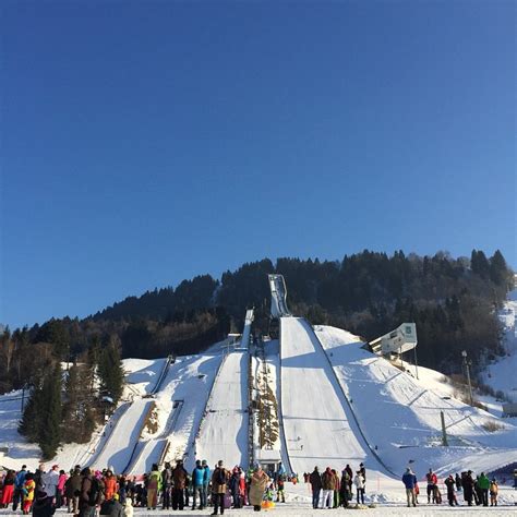 Skiing Garmisch-Partenkirchen, Germany - - Ski resort information, guide review / Ski Trip Deals ...