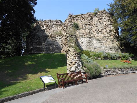 Ruins of Pontefract Castle. | Pontefract, Medieval castle, Ancient castle