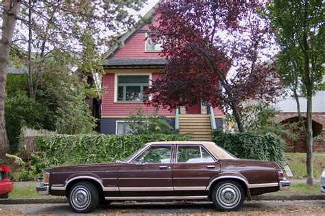 Old Parked Cars Vancouver: 1975 Mercury Grand Monarch Ghia