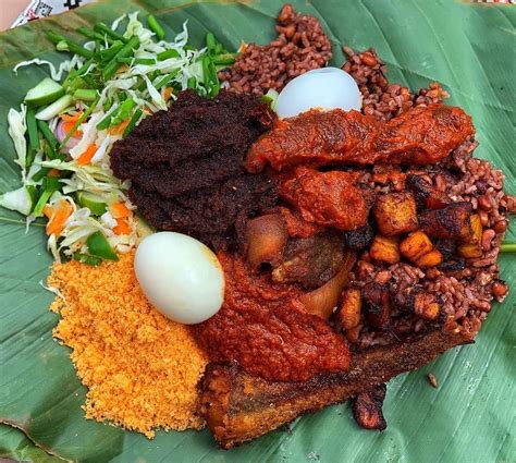 #FoodieFRIDAY If you love waakye, say I do! 🤩😍🤗😋 #F2FA #africa #panafrican #diaspora # ...