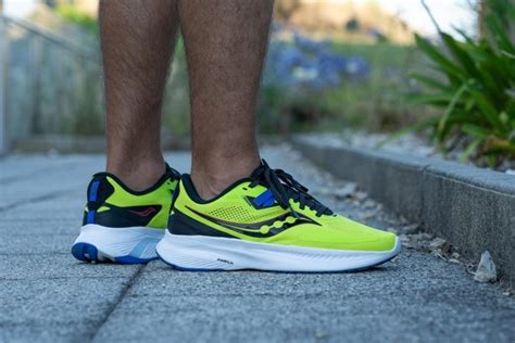 Cut in half: Saucony Guide 15 Review | RunRepeat