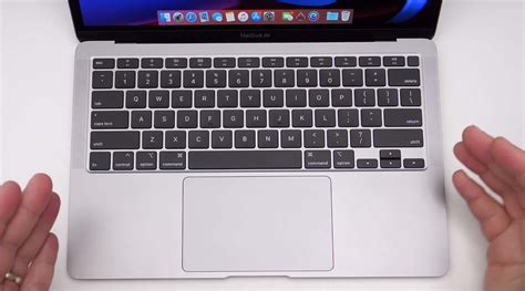 Review Apple MacBook Air 2020 - Ruanglaptop