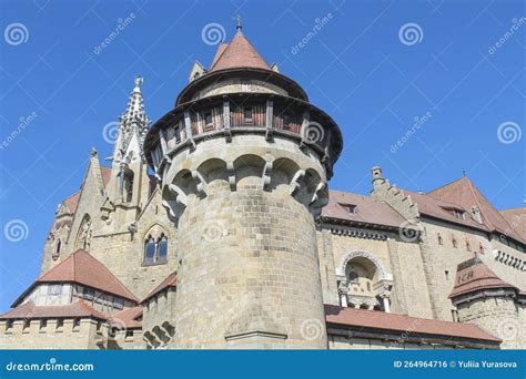 Burg Kreuzenstein castle editorial photo. Image of chivalric - 264964716