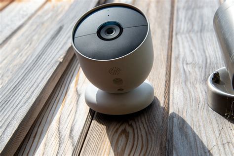 Nest Cam (outdoor or indoor, battery) Review: A very clever security camera