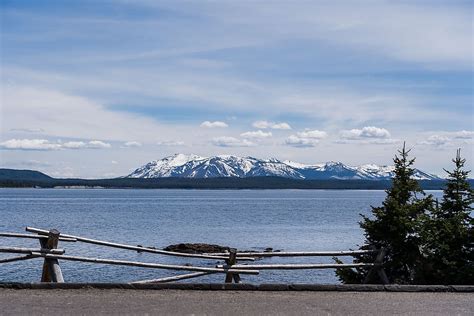 Yellowstone Lake - WorldAtlas