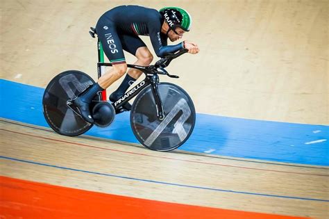 Cycling: Italy's Ganna powers to cycling world one-hour record | The ...