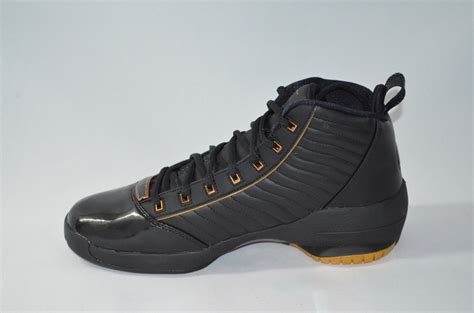 CC: Air Jordan 19 (XIX) SE "Black/Metallic Gold" 308492-071