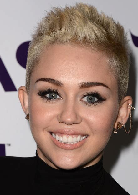 2013 Miley Cyrus Pictures With Her Very Short Hairstyle With Spiky Top.PNG