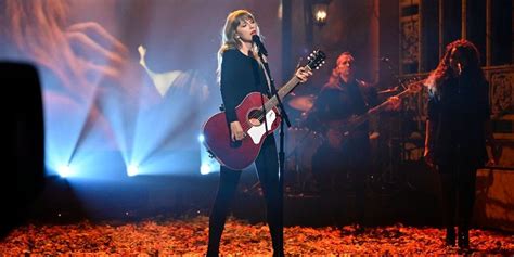 SNL: Watch Taylor Swift's 10-Minute Version of All Too Well Performance