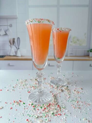 Holiday Candy Cane Prosecco - The Modern Nonna