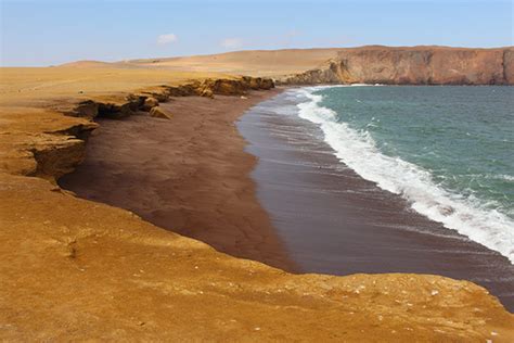 Paracas and the Islas Ballestas | ContemporaryNomad.com