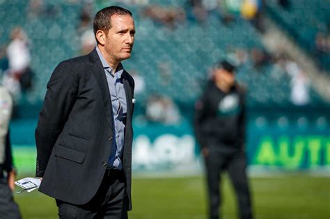 Howie Roseman explains Eagles NFL Draft fist-bump awkwardness