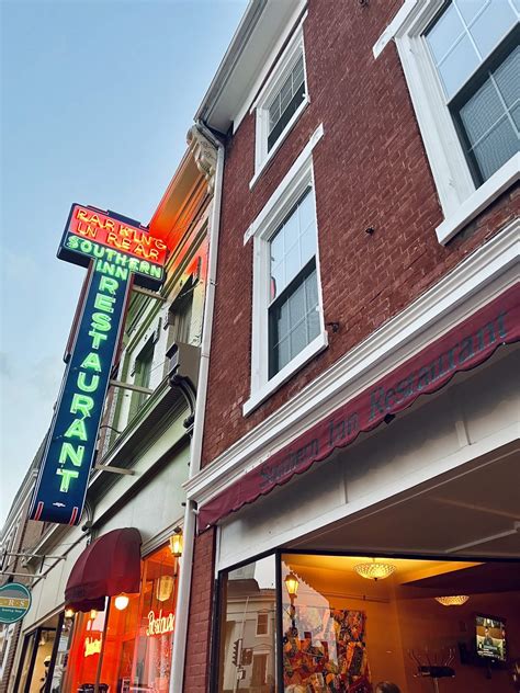 Small Towns We Love: Your Guide to Lexington, VA