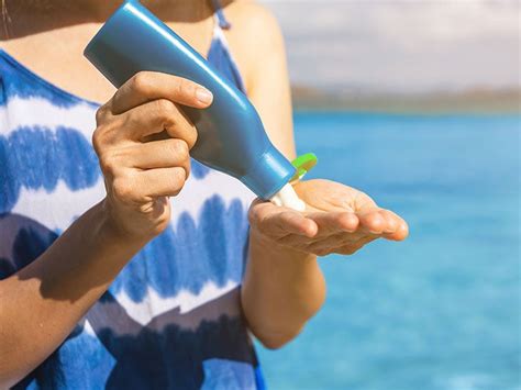 Sunscreen allergy: Symptoms, diagnosis, and remedies