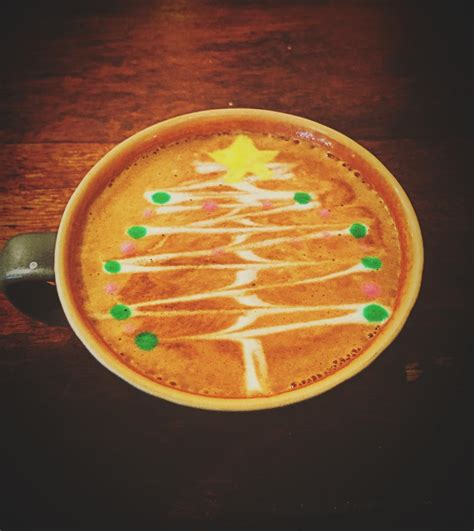 Christmas tree latte art - the perfect topping on your espresso for holidays