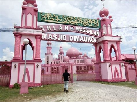 Masjid Dimaukom, (Pink Mosque), Maguindanao, Philippines | Masjid, Pink ...