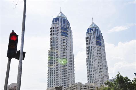 5 Tallest Buildings in India - Hello Travel Buzz