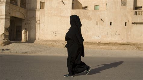 Amnesty condemns Houthi guardianship rules for women