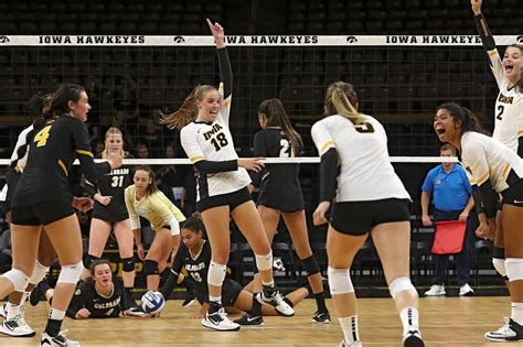 Iowa Volleyball: Hawkeyes Don’t Dig Home Court - Black Heart Gold Pants