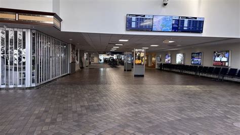 Quad City International Airport (MLI), 2200 69th Ave, PO Box 9009, Moline, IL, Auto Rental ...