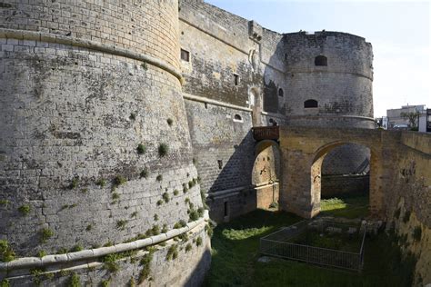 Otranto - Castle (2) | Otranto | Pictures | Italy in Global-Geography