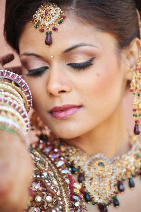 garba look | Wedding makeup artist, Airbrush makeup, Wedding hairstyles