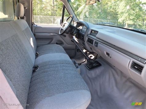 1995 Ford F150 XL Regular Cab 4x4 interior Photo #70363653 | GTCarLot.com