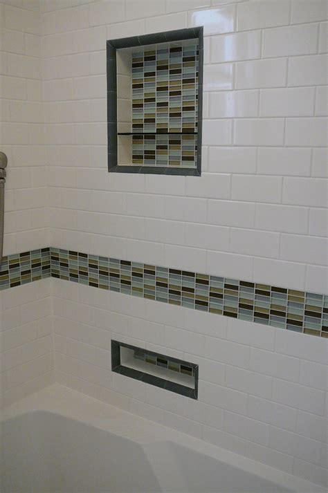 32 great ideas of glass tiles for bathroom floors 2022