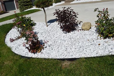 White Marble | Indianapolis Decorative Rock | McCarty Mulch