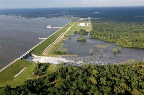 Lake Conroe dam's releases cause flood of lawsuits - Houston Chronicle