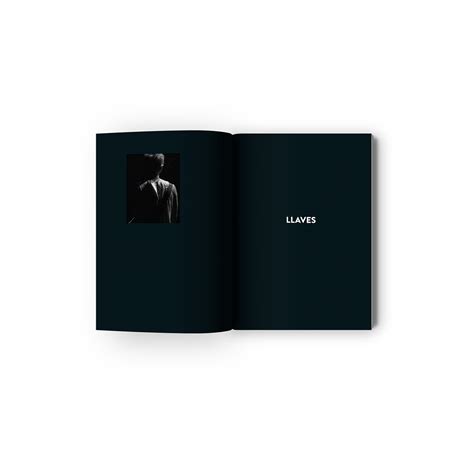 Portfolio book design on Behance