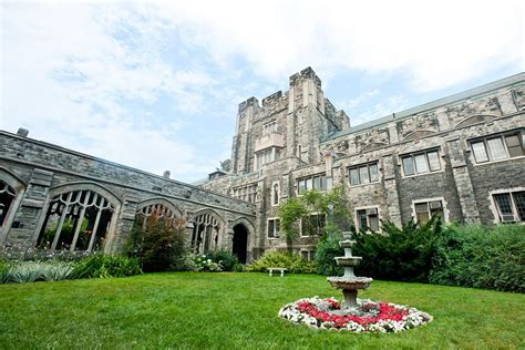 U of T reaches deal to acquire Knox College building on King’s College ...