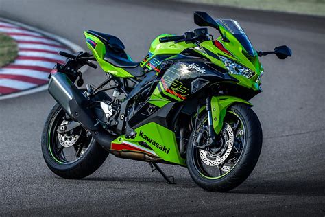 Pocket rocket: Kawasaki Ninja ZX-4R is ready and it's headed for Europe ...