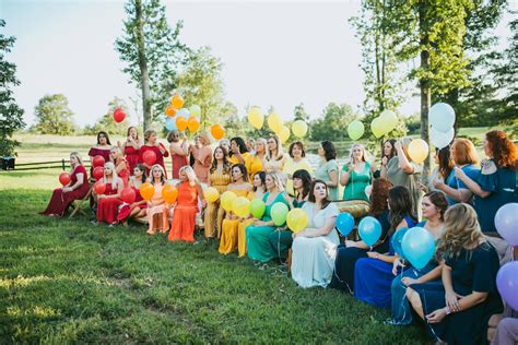 Photographer’s Rainbow Baby Photoshoot Is A Powerful Tribute To Moms Who've Experienced Loss