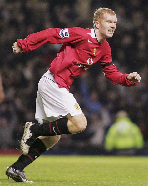 MANCHESTER, ENGLAND - DECEMBER 3: Paul Scholes of Manchester United celebrates scoring the first ...