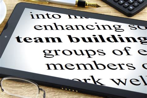 Team Building - Free of Charge Creative Commons Tablet Dictionary image