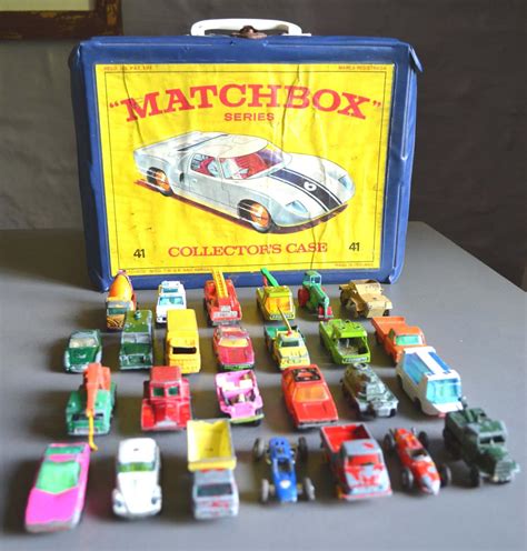 Vintage MATCHBOX Lesney Collectors Carry Case Series 41 and 26