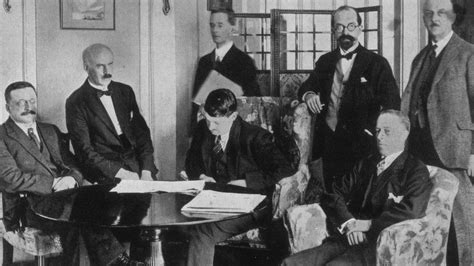 NI 100: The London talks that led to an Irish peace deal - BBC News