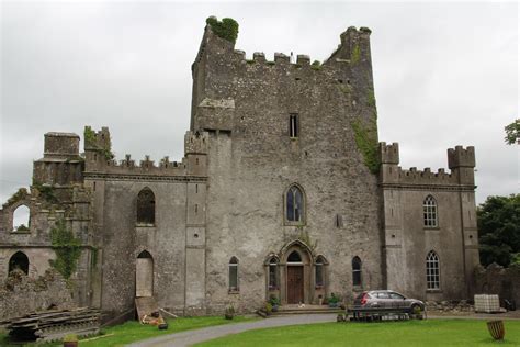 Pin by Michelle Azzopardi on Ireland | Castles in ireland, Scary places ...