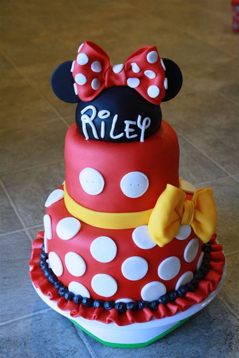 Minnie & Mickey Mouse Cake - CakeCentral.com